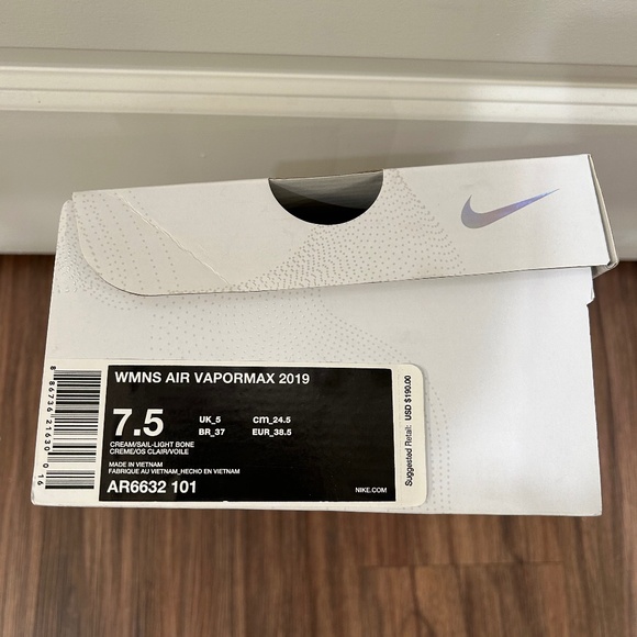 Nike Air VaporMax Women’s 2019 Gold Running Sneaker Shoe size US 7.5 AR6632-101 - Picture 10 of 10